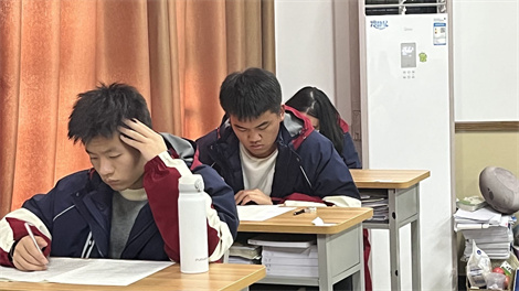 郑州高三复读学校收费多少_郑州高考复读班哪里最好_优状元学校一年费用