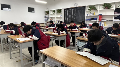 郑州有什么好的小班学校_封闭式高三冲刺班_京太教育优状元高考学校电话